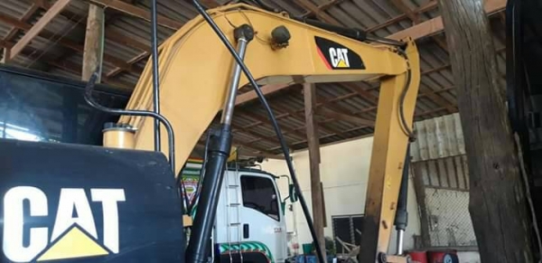 ขายรถแบคโฮ CAT 312 D2 เอกสารอินวอย ไมล์ 12000 ราคา 1450000