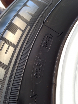 ขายยาง XCD 225/R15 พร้อมกะทะผ่า ใหม่ๆ