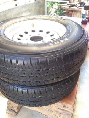 ขายยาง XCD 225/R15 พร้อมกะทะผ่า ใหม่ๆ