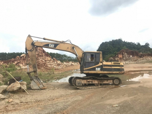 ขายรถแบคโฮ CAT 320 V2 ไม่มีเอกสาร ราคา 350000