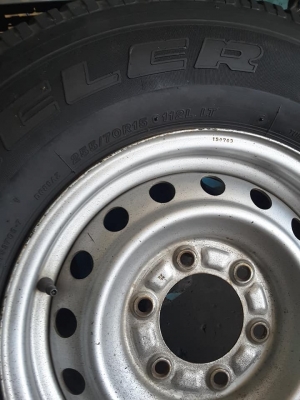 ล้อกะทะ 6/139 ขอบ15 +ยางอะไหล่ บริสโตน 255-70-15 ล้อกะทะ 6/139 ขอบ15 +ยางอะไหล่ บริสโตน 255-70-15