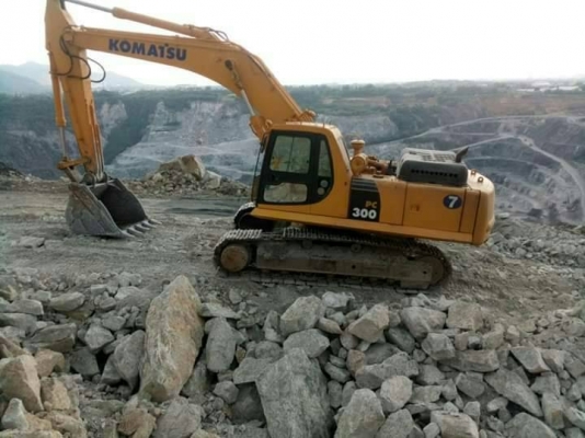 ขายรถแบคโฮ KOMATSU PC300-6E ราคา 750000