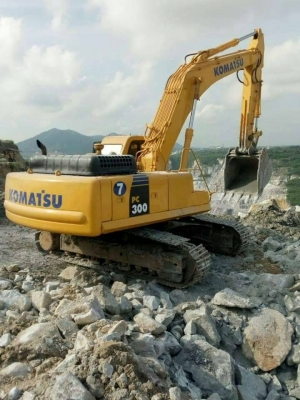 ขายรถแบคโฮ KOMATSU PC300-6E ราคา 750000