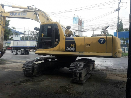 ขายรถแบคโฮ KOMATSU PC300-6E ราคา 750000