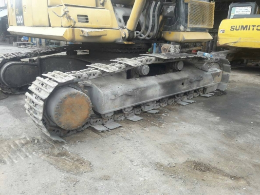 ขายรถแบคโฮ KOMATSU PC300-6E ราคา 750000