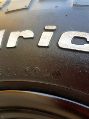 ขายล้อลาย Breadley V พร้อมยาง BF KM2 265/75/16