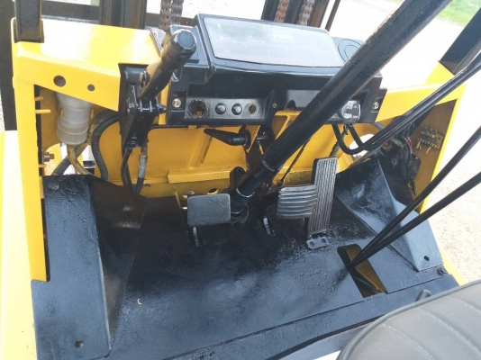 ขายรถยก TCM FD25 Z2S เครื่องดีเซล C240  เสาสูง 3 เมตร ยกได้ 2.5 ตัน เกียร์ธรรมดา ยางตันหน้า-หลัง รถนอกนำเข้า ติดต่อ 098-7962549