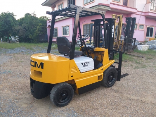 ขายรถยก TCM FD25 Z2S เครื่องดีเซล C240  เสาสูง 3 เมตร ยกได้ 2.5 ตัน เกียร์ธรรมดา ยางตันหน้า-หลัง รถนอกนำเข้า ติดต่อ 098-7962549