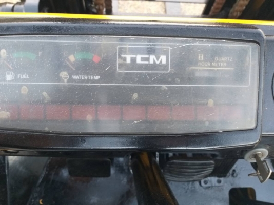 ขายรถยก TCM FD25 Z2S เครื่องดีเซล C240  เสาสูง 3 เมตร ยกได้ 2.5 ตัน เกียร์ธรรมดา ยางตันหน้า-หลัง รถนอกนำเข้า ติดต่อ 098-7962549