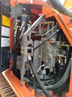 ขายจ้า..HITACHI ZX135US  เก่านอกแท้  เดิมๆๆ  มีลายแย๊ก  สภาพสวยมากๆๆ  พร้อมใช้  โทร 089-3818694  จ๊อย