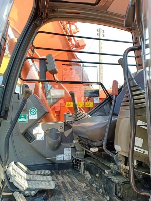 ขายจ้า..HITACHI ZX135US  เก่านอกแท้  เดิมๆๆ  มีลายแย๊ก  สภาพสวยมากๆๆ  พร้อมใช้  โทร 089-3818694  จ๊อย