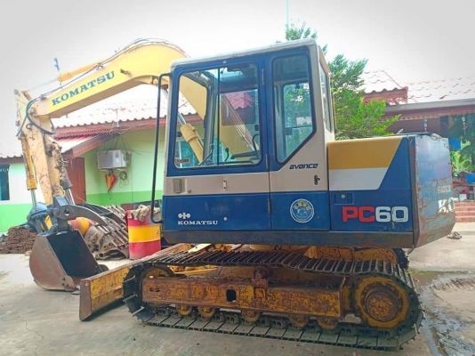 ขายจ้า..KOMATSU PC60-6  เก่านอกแท้  สภาพสวย เดิมๆๆ  3,xxx  ชั่วโมง  เครื่องปั๊มดี  พร้อมใช้  โทร  089-3818694  จ๊อย