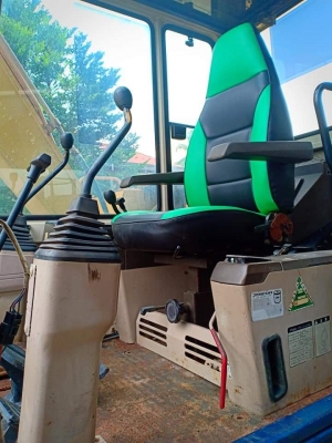 ขายจ้า..KOMATSU PC60-6  เก่านอกแท้  สภาพสวย เดิมๆๆ  3,xxx  ชั่วโมง  เครื่องปั๊มดี  พร้อมใช้  โทร  089-3818694  จ๊อย