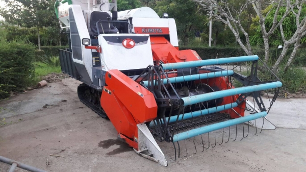 ขายครับ DC 60 ปี55 เกลียวดัน คอปริง ตู้เบา 19xx ชม.สนใจ 089-1860202 ครับ