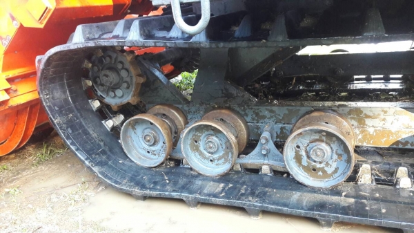 ขายครับ DC 60 ปี55 เกลียวดัน คอปริง ตู้เบา 19xx ชม.สนใจ 089-1860202 ครับ