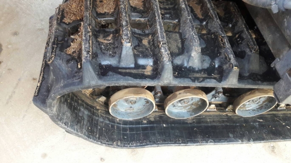 ขายครับ DC 60 ปี55 เกลียวดัน คอปริง ตู้เบา 19xx ชม.สนใจ 089-1860202 ครับ