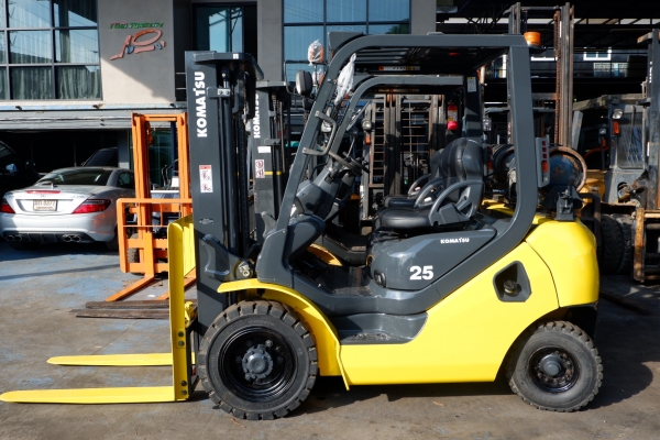 ขายรถโฟร์คลิฟท์มือสองสภาพดี