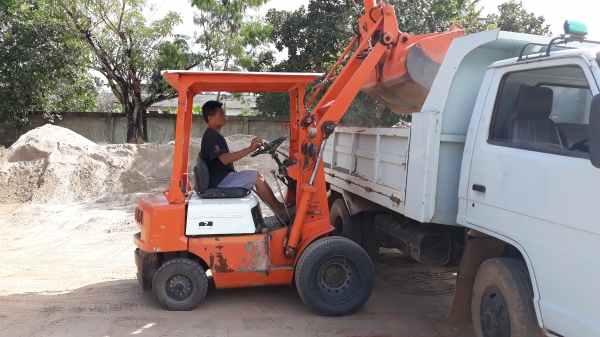 รถตักTOYOTA 2SG7 เบนซินแน่นๆ ตัก1คิว สวยๆราคาประหยัดครับลดสุดๆส่งท้ายปีครับ