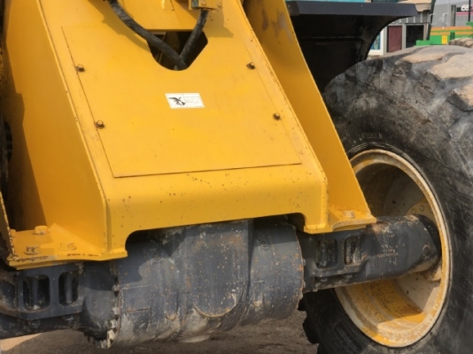 ขายรถตักล้อยาง FURUKAWA FL335-3 (TCM L27-3) ปี 2006 นำเข้าเองจากญี่ปุ่น สภาพสวยพร้อมใช้ มีVDOการทำงานครับ