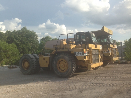 รถดั๊มพ์ยักษ์ CAT 769D เครื่อง 510 แรงม้า น้ำหนักบรรทุก 79000 lb องศาดั๊มพ์ 60&deg; ขนาดยาง 18-R33 ขนาดแทงค์น้ำมัน 140 gal ราคา 1.2 ล้าน มีคลิปการทำงาน