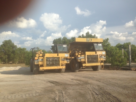 รถดั๊มพ์ยักษ์ CAT 769D เครื่อง 510 แรงม้า น้ำหนักบรรทุก 79000 lb องศาดั๊มพ์ 60&deg; ขนาดยาง 18-R33 ขนาดแทงค์น้ำมัน 140 gal ราคา 1.2 ล้าน มีคลิปการทำงาน