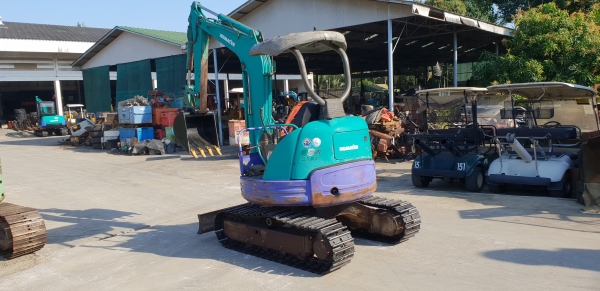 ขาย รถขุด KOMATSU รุ่น PC30FR  มือสองญี่ปุ่น แทรกเหล็ก สลัก บูทเอวแน่น 100\% สวยพร้อมใช้งาน มือถือ 0818753444