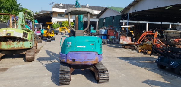 ขาย รถขุด KOMATSU รุ่น PC30FR  มือสองญี่ปุ่น แทรกเหล็ก สลัก บูทเอวแน่น 100\% สวยพร้อมใช้งาน มือถือ 0818753444