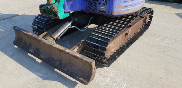 ขาย รถขุด KOMATSU รุ่น PC30FR  มือสองญี่ปุ่น แทรกเหล็ก สลัก บูทเอวแน่น 100\% สวยพร้อมใช้งาน มือถือ 0818753444