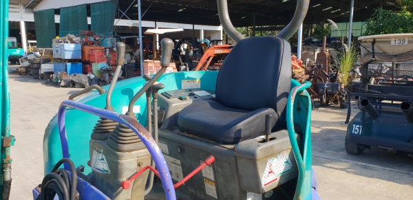 ขาย รถขุด KOMATSU รุ่น PC30FR  มือสองญี่ปุ่น แทรกเหล็ก สลัก บูทเอวแน่น 100\% สวยพร้อมใช้งาน มือถือ 0818753444