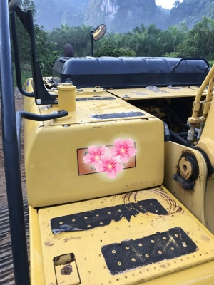 มี VDO ให้ชม.รถแบคโฮ KOMATSU PC200-8 MO ไมล์ 6200 ชม.เอกสารเล่ม ราคา 2000000 มี VDO ให้ชม.รถแบคโฮ KOMATSU PC200-8 MO ไมล์ 6200 ชม.เอกสารเล่ม ราคา 2000000