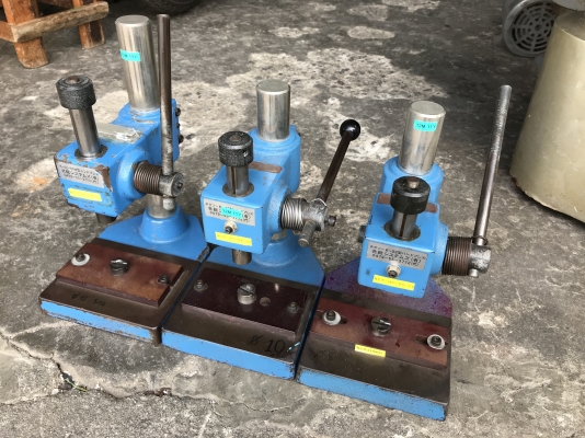 ( เหลือ 1ตัวครับ )ขายแท่นปั๊มชิ้นงาน ขนาดเล็ก made in Japan สภาพสวย แท่นแน่น ปรับระดับได้ มี 3ตัว ราคาตัวละ 1,600 บาท