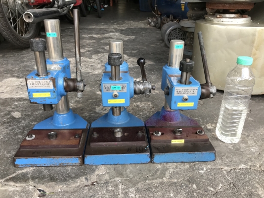 ( เหลือ 1ตัวครับ )ขายแท่นปั๊มชิ้นงาน ขนาดเล็ก made in Japan สภาพสวย แท่นแน่น ปรับระดับได้ มี 3ตัว ราคาตัวละ 1,600 บาท