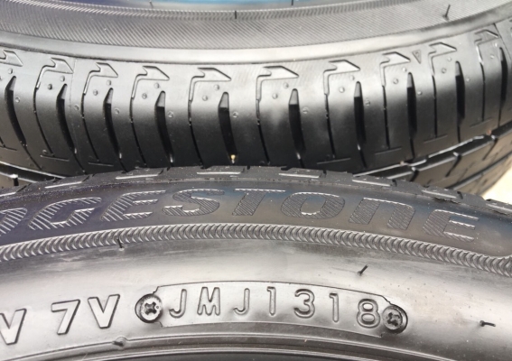 ยางป้ายแดง Bridgestone 185-55-16 ปี 18 ดอกเต็มๆ ตุ่มเด้ง เส้นสีชัด ยางป้ายแดง Bridgestone 185-55-16 ปี 18 ดอกเต็มๆ ตุ่มเด้ง เส้นสีชัด