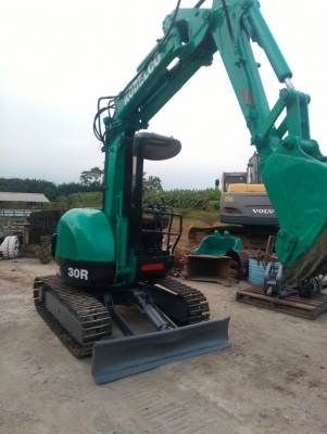 ขายแบคโฮ KOBELCO SK30R รถเก่านอกญี่ปุ่นสภาพสวยพร้อมใช้