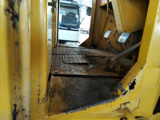 ขายรถตักเอวอ่อนด่วนCAT190 ด่วนปี48รถส่วยมากจัดไฟแน้มได้ ขายรถตักเอวอ่อนด่วนCAT190 ด่วนปี48รถส่วยมากจัดไฟแน้มได้