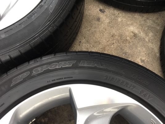 ล้อแม็ก 5รู114 Honda HR-V ขอบ17 พร้อมยาง 215-55-17 Dunlop ปี 15 สภาพดี