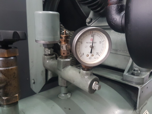 **ขายถูกๆ ปั้มลมมือสอง(เก่านอก-แห้งๆญี่ปุ่น)** HITACHI-BEBICON 10 แรง ทดสอบเรียบร้อย แน่นๆ นิ่งๆเงียบๆ ทุกระบบทำงานได้ดีมาก พร้อมใช้งาน สามารถใช้กับงานหนักๆได้สบายๆครับ **ขายถูกๆ ปั้มลมมือสอง(เก่านอก-แห้งๆญี่ปุ่น)** HITACHI-BEBICON 10 แรง ทดสอบเรียบร้อย แน่นๆ นิ่งๆเงียบๆ ทุกระบบทำงานได้ดีมาก พร้อมใช้งาน สามารถใช้กับงานหนักๆได้สบายๆครับ