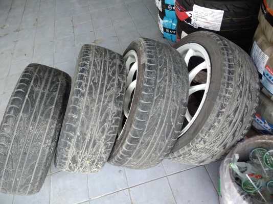 ขอบ 17 กว้าง 7 ออฟ 40 ใส่รถ 4 รู 100/114