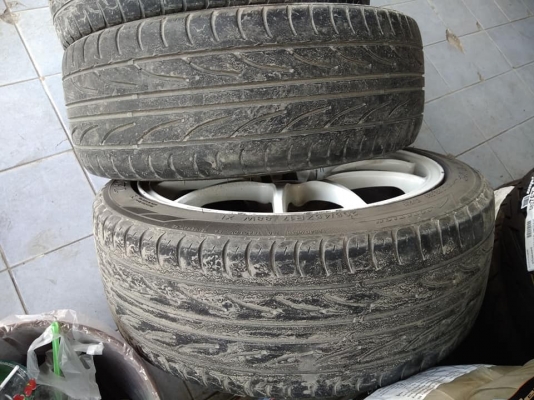 ขอบ 17 กว้าง 7 ออฟ 40 ใส่รถ 4 รู 100/114