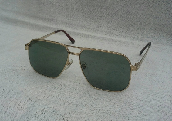 แว่นตาเจ้าบุญทุ่มแห่งยุค '80s ทองโกลด์ฟิลด์ 20 K สัดส่วนทองคำบริสุทธิ์ 83.33 \% อุ๊ต๊ะ ! เหลือง แว่นตาเจ้าบุญทุ่มแห่งยุค '80s ทองโกลด์ฟิลด์ 20 K สัดส่วนทองคำบริสุทธิ์ 83.33 \% อุ๊ต๊ะ ! เหลือง