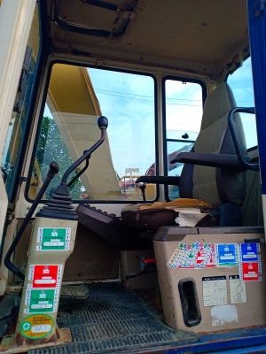 มาใหม่จ้า..KOMATSU PC60-6  เก่านอกแท้  สภาพสวย  เดิมๆๆ  ใช้งานมาแค่ 2,xxxชั่วโมง เครื่องปั๊มแห้ง..โทร 089-3818694  จ๊อย