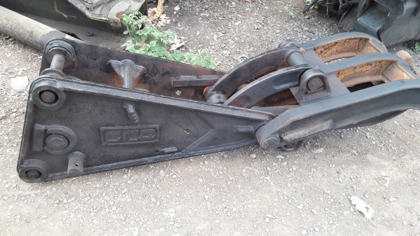 ขายคีบไม้   30000 บาท  เก่าญี่ปุ่น 084-5424150