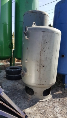 ถังลม 1000 ลิตรมือสองพร้อมใช้ ถังลม 1000 ลิตรมือสองพร้อมใช้