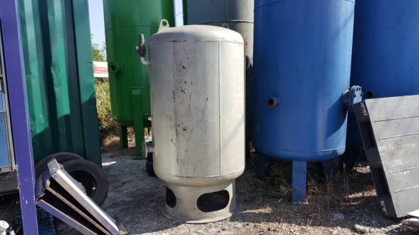 ถังลม 1000 ลิตรมือสองพร้อมใช้ ถังลม 1000 ลิตรมือสองพร้อมใช้