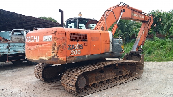 ขาย 999,999 แม็คโคร HITACHI zx 200-3 เล่มทะเบียน ไฟฟ้าครบ หน้าจอลาย เครื่องดี ปั้มแรง เอวแน่น ช่วงล่างแน่น โซ่ปานกลาง รอนเลอร์ดี  รถอยู่ กทม. 090-772-3710 090-772-3708