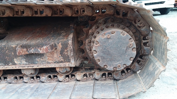 ขาย 999,999 แม็คโคร HITACHI zx 200-3 เล่มทะเบียน ไฟฟ้าครบ หน้าจอลาย เครื่องดี ปั้มแรง เอวแน่น ช่วงล่างแน่น โซ่ปานกลาง รอนเลอร์ดี  รถอยู่ กทม. 090-772-3710 090-772-3708