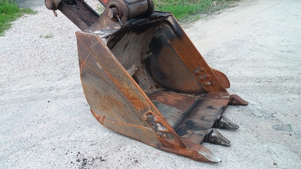 ขาย 999,999 แม็คโคร HITACHI zx 200-3 เล่มทะเบียน ไฟฟ้าครบ หน้าจอลาย เครื่องดี ปั้มแรง เอวแน่น ช่วงล่างแน่น โซ่ปานกลาง รอนเลอร์ดี  รถอยู่ กทม. 090-772-3710 090-772-3708