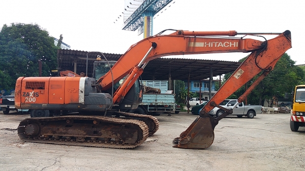 ขาย 999,999 แม็คโคร HITACHI zx 200-3 เล่มทะเบียน ไฟฟ้าครบ หน้าจอลาย เครื่องดี ปั้มแรง เอวแน่น ช่วงล่างแน่น โซ่ปานกลาง รอนเลอร์ดี  รถอยู่ กทม. 090-772-3710 090-772-3708
