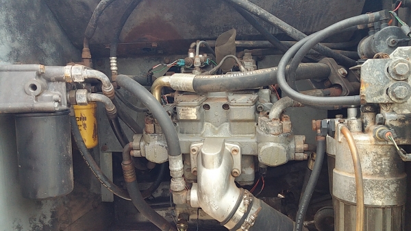 ขาย 999,999 แม็คโคร HITACHI zx 200-3 เล่มทะเบียน ไฟฟ้าครบ หน้าจอลาย เครื่องดี ปั้มแรง เอวแน่น ช่วงล่างแน่น โซ่ปานกลาง รอนเลอร์ดี  รถอยู่ กทม. 090-772-3710 090-772-3708