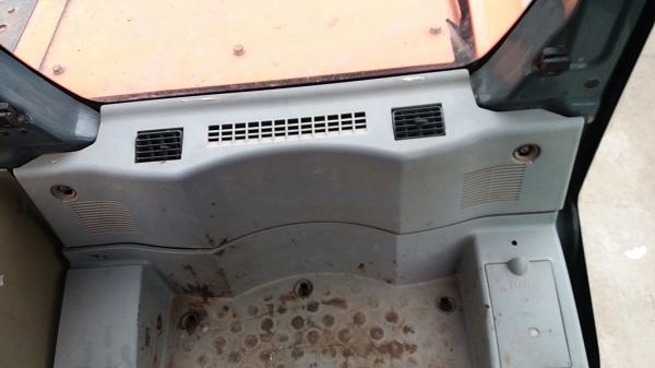 ขาย 999,999 แม็คโคร HITACHI zx 200-3 เล่มทะเบียน ไฟฟ้าครบ หน้าจอลาย เครื่องดี ปั้มแรง เอวแน่น ช่วงล่างแน่น โซ่ปานกลาง รอนเลอร์ดี  รถอยู่ กทม. 090-772-3710 090-772-3708